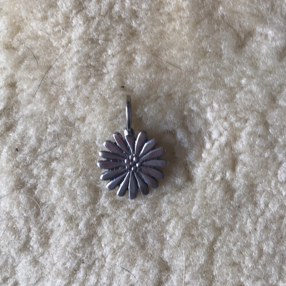 Silpada silver flower pendant
